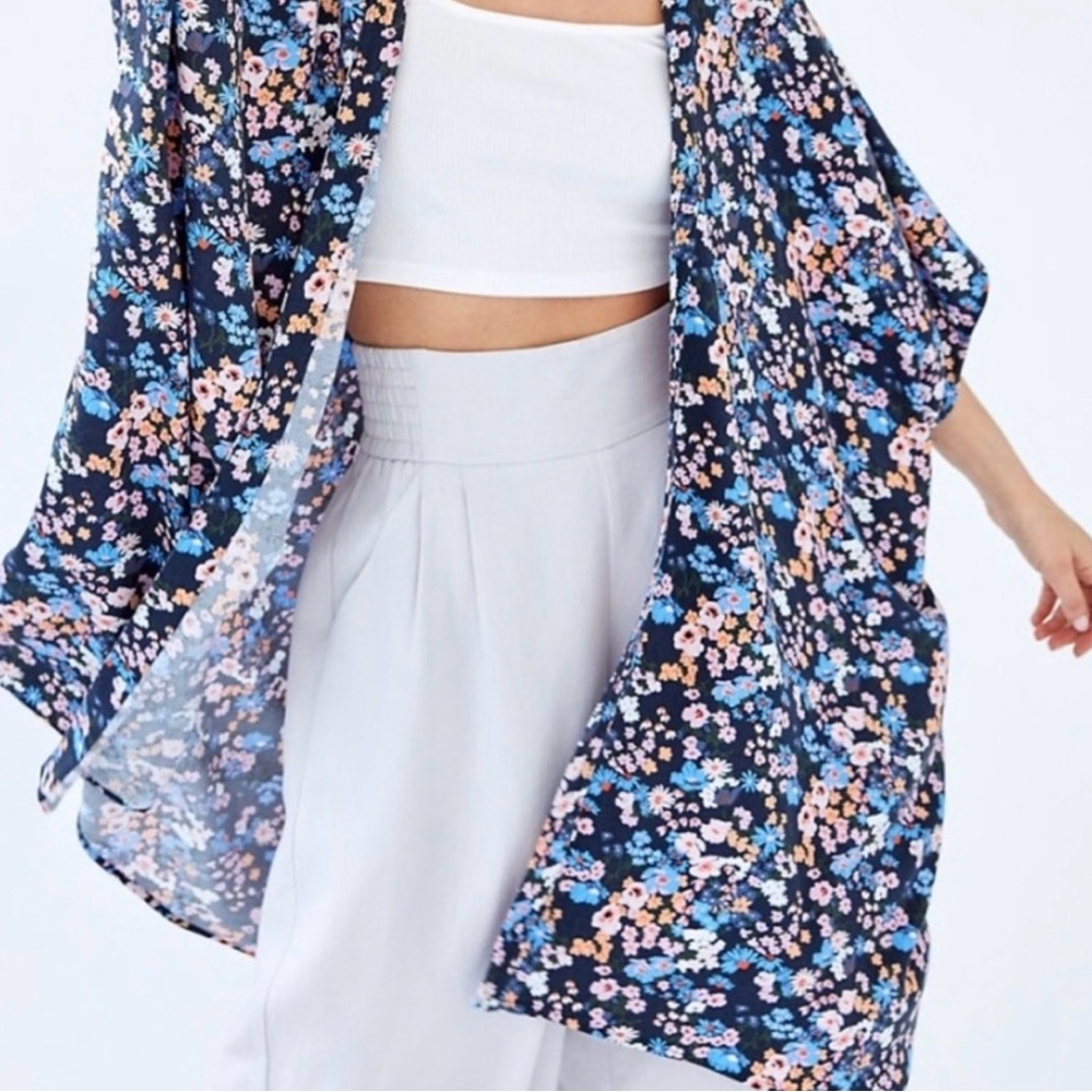 Sunday Best flowy kimono - Picture 2 of 4